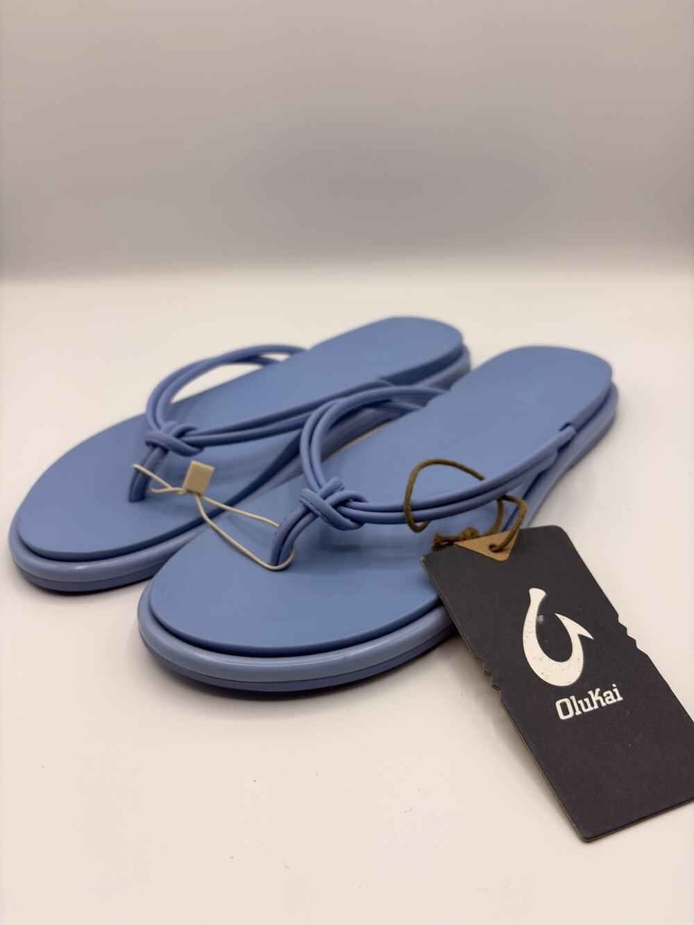 OluKai Aka Womens Thong Sandals Flip Flops Cloud Blue Size 8 New